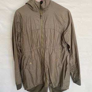 Mondetta brand camo green colored  jacket. Water resistant, adjustable ties.